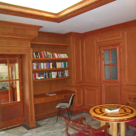 Paradise Aparthotel